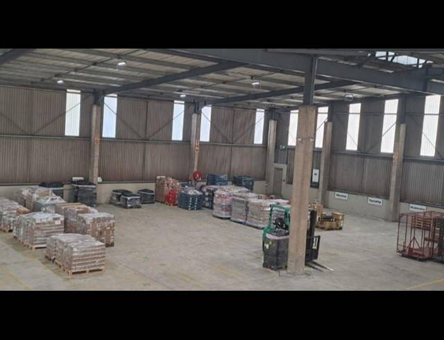 1,873.21M² WAREHOUSE TO LET IN RIVERHORSE VALLEY
